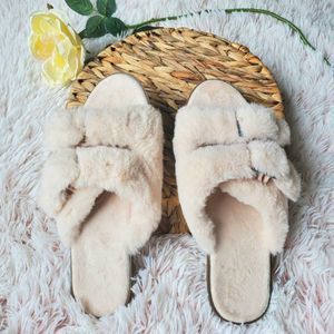 NWOT - LOFT Ann Taylor Cream Fur Double Buckle Slipper Sandal Womens Size 9 - 10